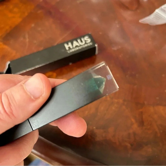 Haus Laboratories Glam Attack All Over Liquid Shimmer Powder in Dynasty - Picture 4 of 5